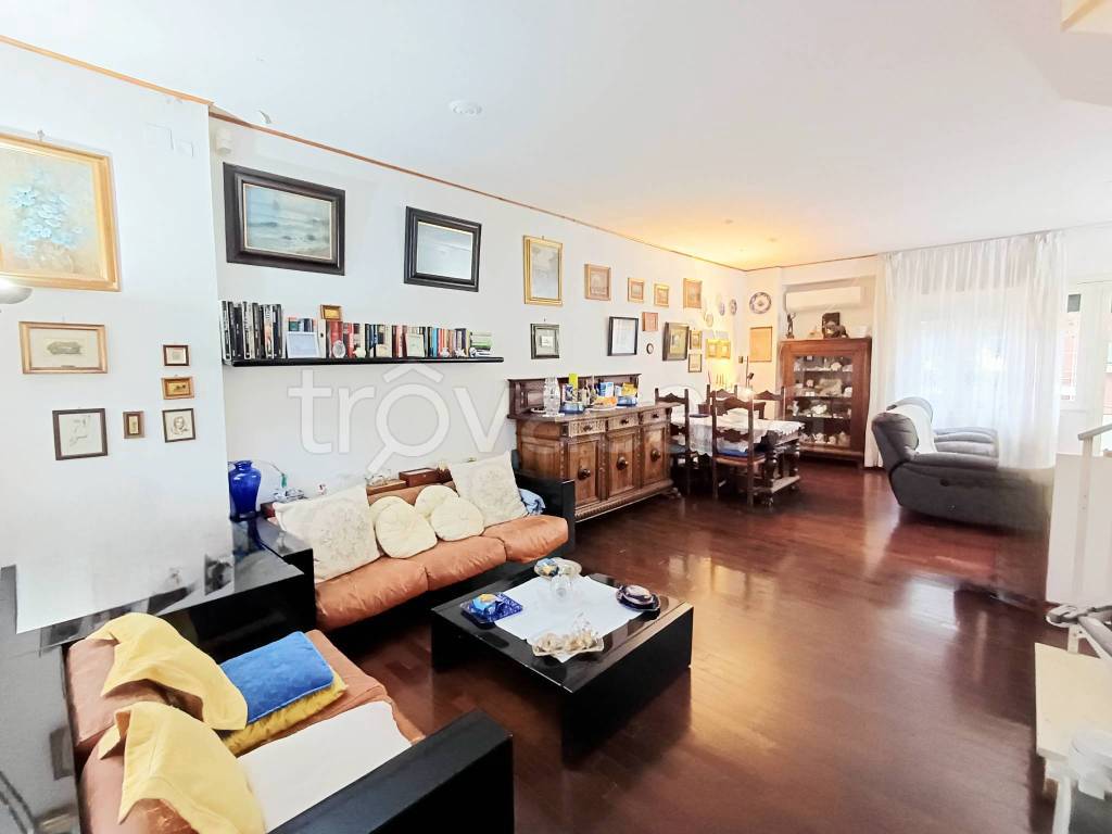 casa indipendente in vendita a Roma in zona Salario