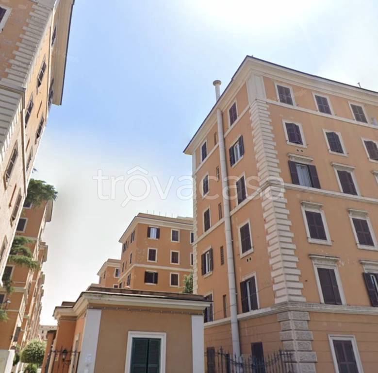 appartamento in vendita a Roma in zona Tuscolano