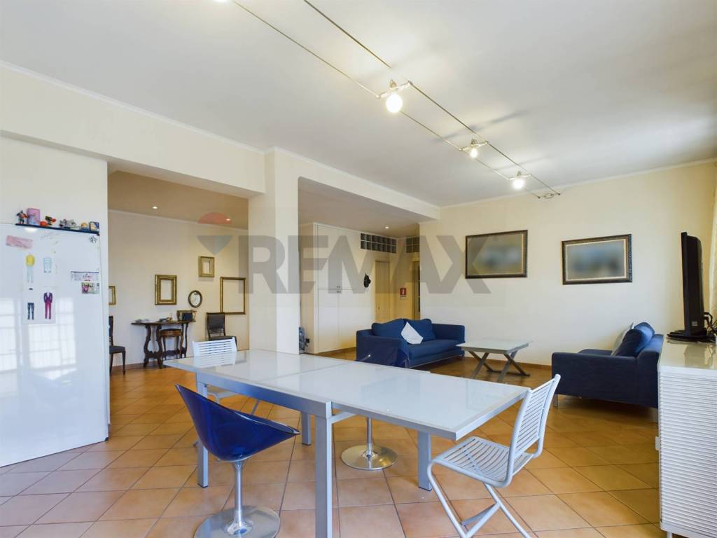 appartamento in vendita a Roma in zona Appio Latino