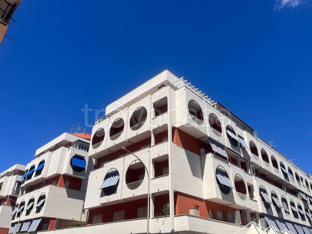 appartamento in vendita a Roma in zona Ostia