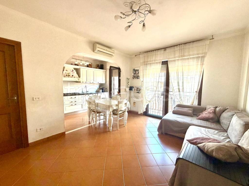 appartamento in vendita a Roma in zona Casal Morena