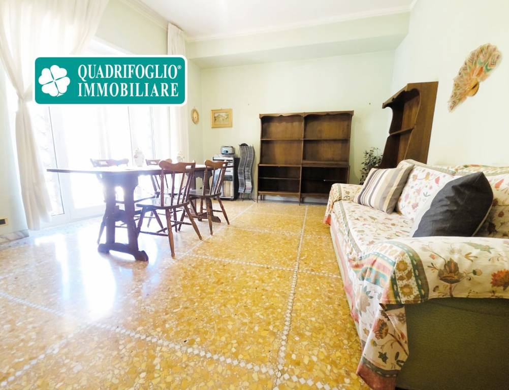 appartamento in vendita a Roma in zona Ostia