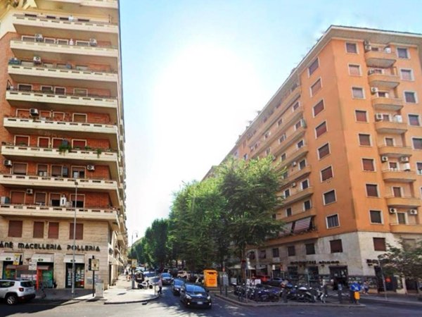 appartamento in vendita a Roma in zona Nomentano
