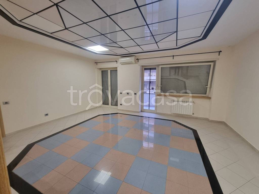 appartamento in vendita a Roma in zona Appio Latino
