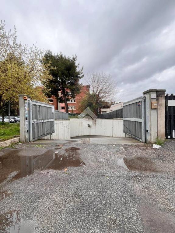 casa indipendente in vendita a Roma in zona Tuscolano