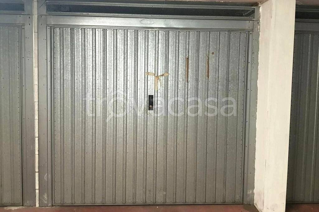 appartamento in vendita a Roma in zona Ardeatino