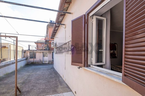 esavano in vendita a Roma in zona Prima Porta