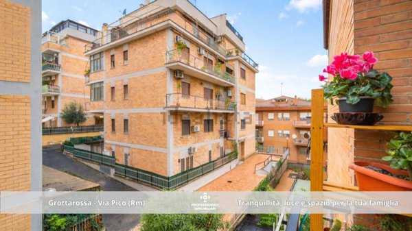 appartamento in vendita a Roma in zona Tomba di Nerone