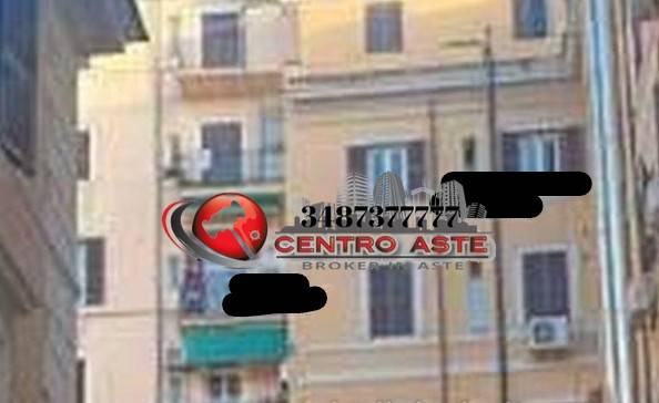 locale commerciale in vendita a Roma in zona Castro Pretorio