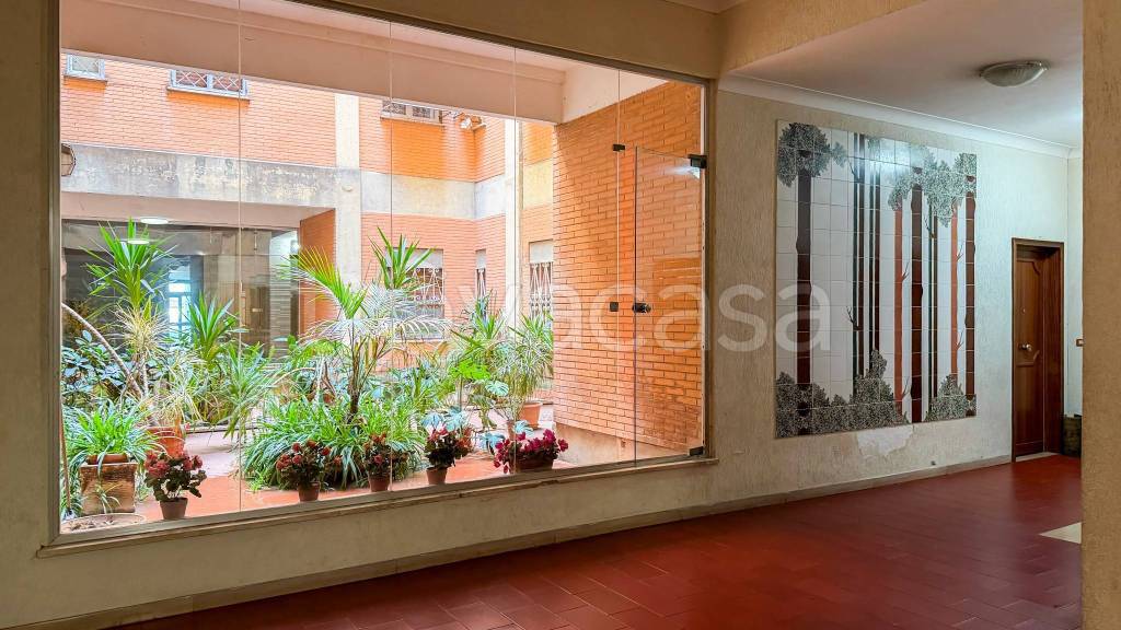 appartamento in vendita a Roma in zona Ostia