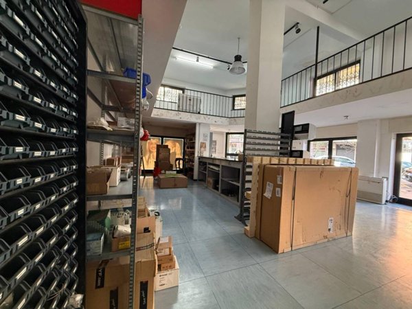 negozio in vendita a Roma in zona Collatino