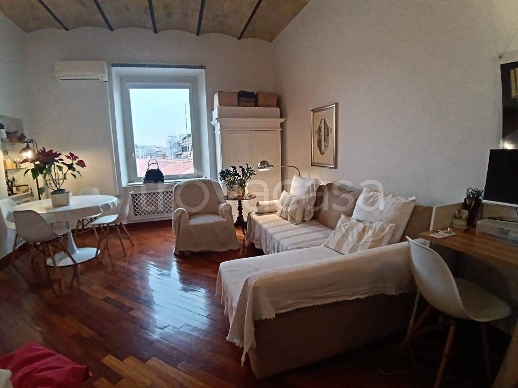 appartamento in vendita a Roma in zona Rione Monti/Campitelli