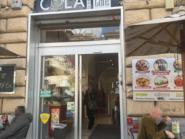 negozio in vendita a Roma in zona Rione Prati