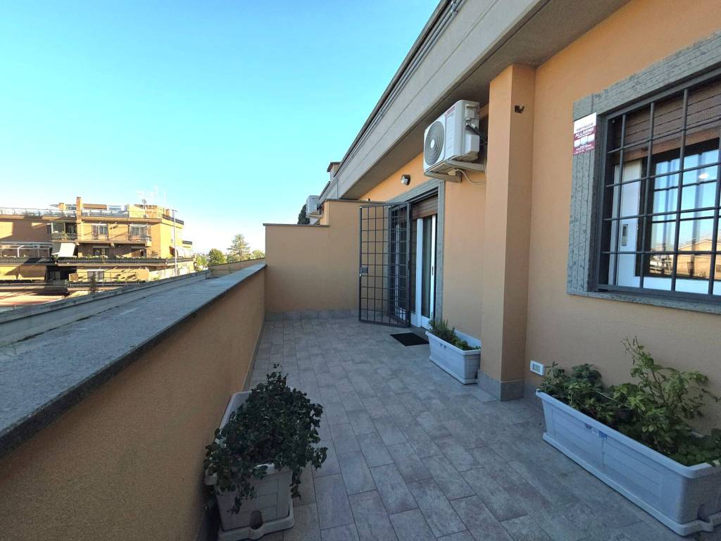 appartamento in vendita a Roma in zona Portuense