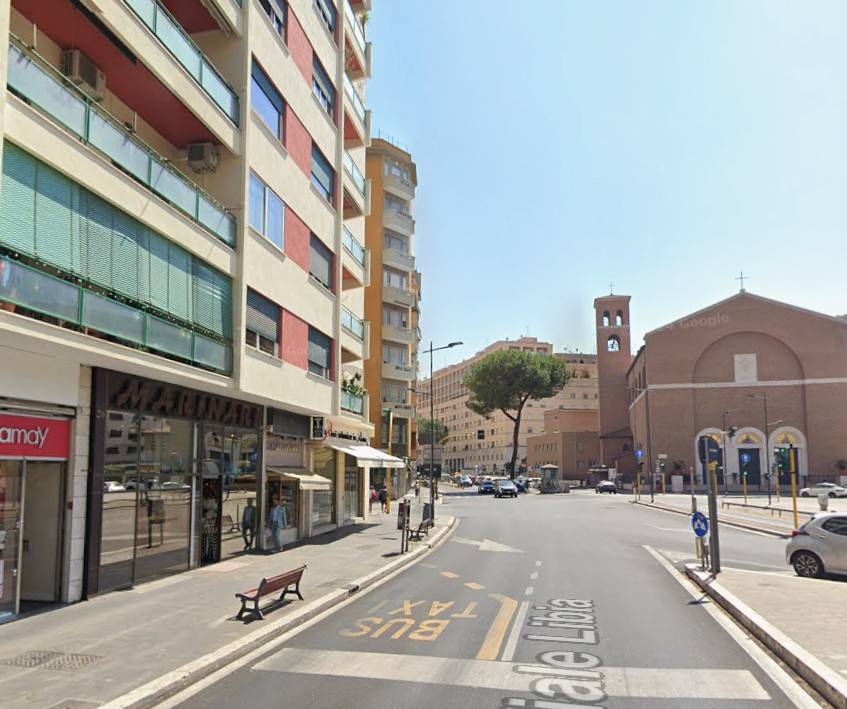 negozio in vendita a Roma in zona Salario
