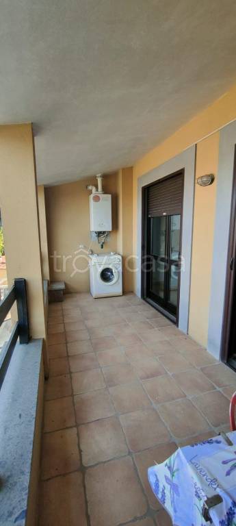 appartamento in vendita a Roma in zona Axa