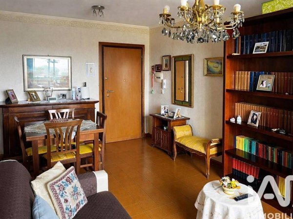 appartamento in vendita a Roma in zona Torre Angela
