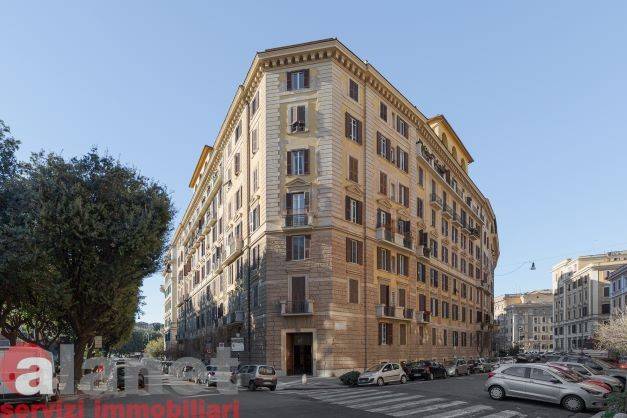 appartamento in vendita a Roma in zona Della Vittoria