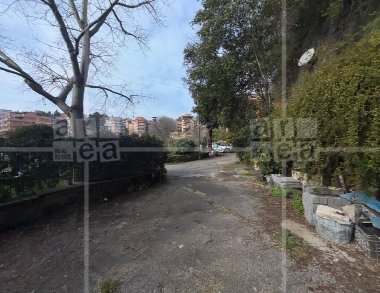 locale commerciale in vendita a Roma in zona Portuense