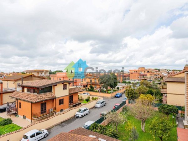 appartamento in vendita a Roma in zona Massimina/Casal Lumbroso