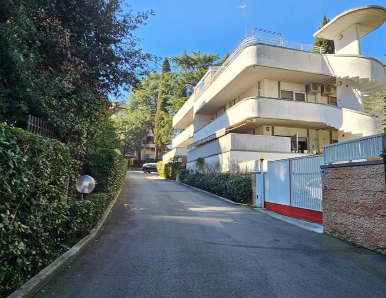 casa indipendente in vendita a Roma in zona Tor di Quinto