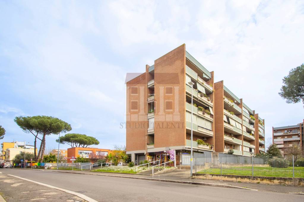appartamento in vendita a Roma in zona San Basilio