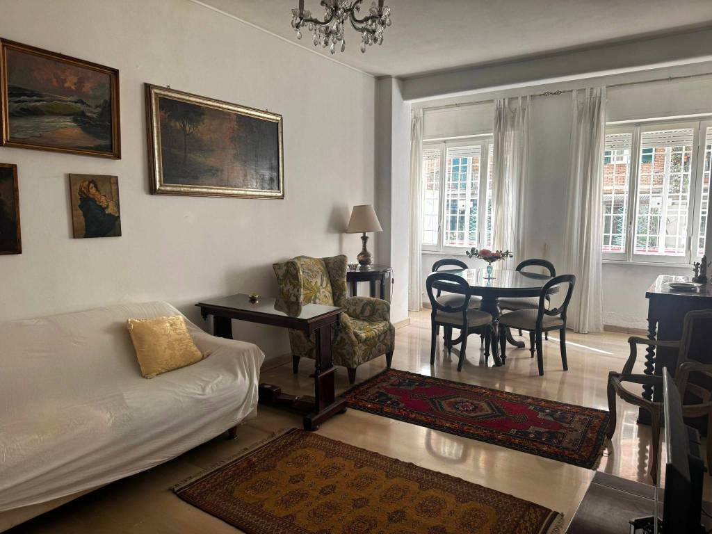 appartamento in vendita a Roma in zona Tuscolano