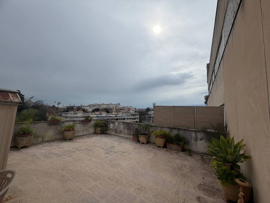 appartamento in vendita a Roma in zona Spinaceto
