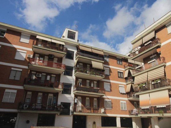 appartamento in vendita a Roma in zona Appio Claudio