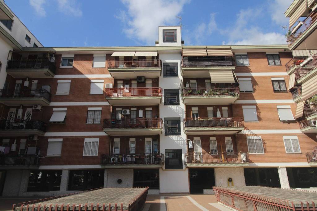 appartamento in vendita a Roma in zona Appio Claudio