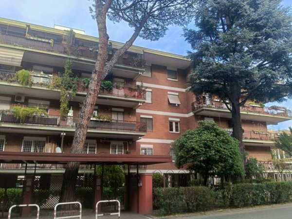 appartamento in vendita a Roma in zona Appio Claudio