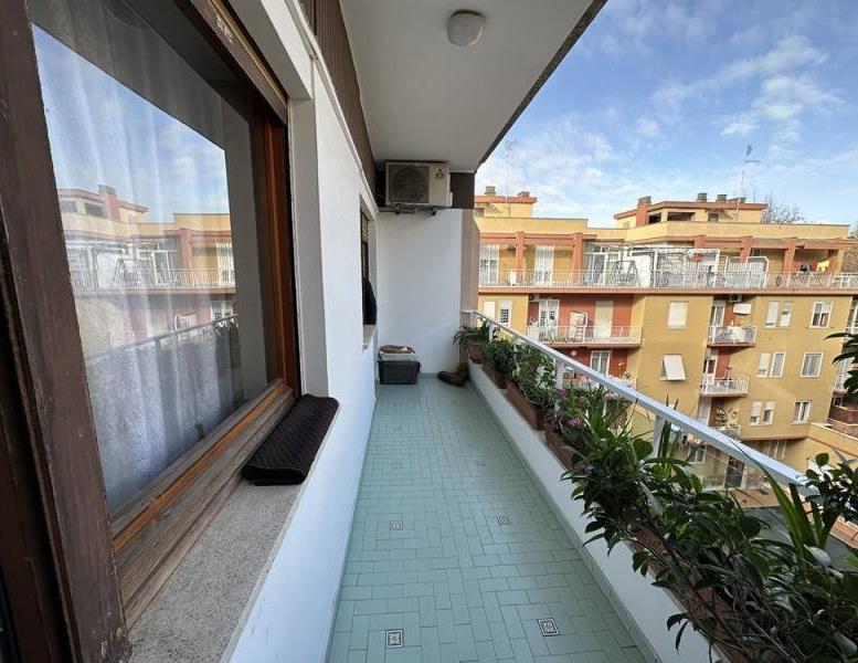 appartamento in vendita a Roma in zona Ostia