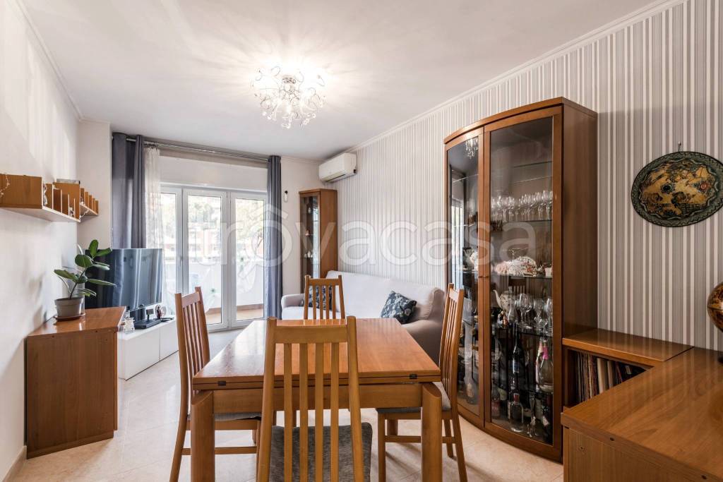 appartamento in vendita a Roma in zona Cinecittà