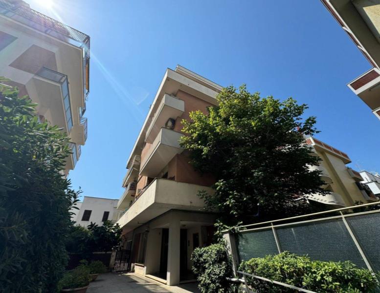 appartamento in vendita a Roma in zona Ostia