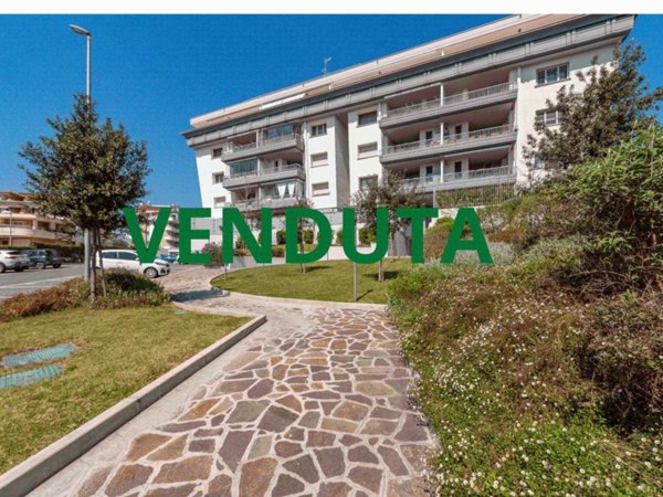 appartamento in vendita a Roma in zona Mezzocammino