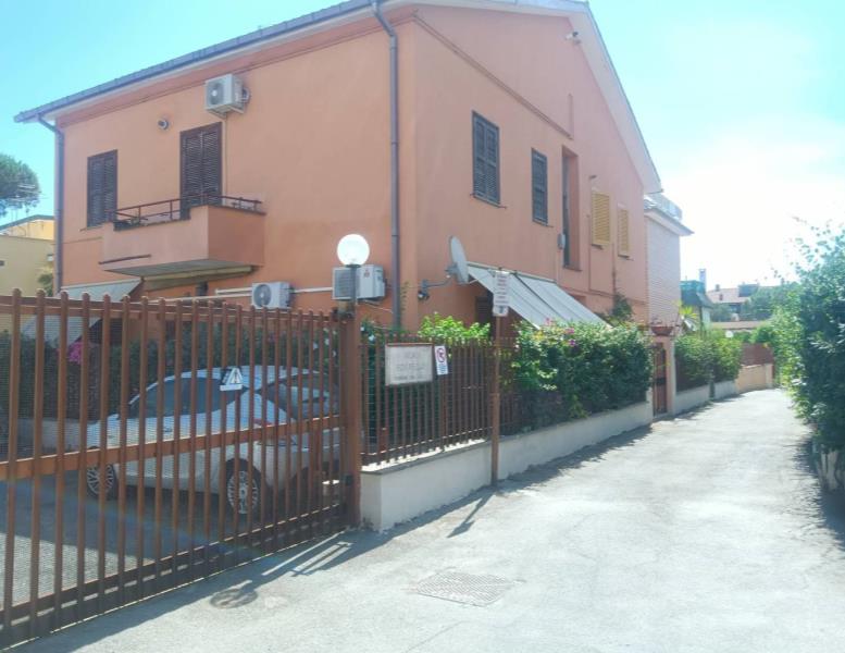 appartamento in vendita a Roma in zona Tomba di Nerone