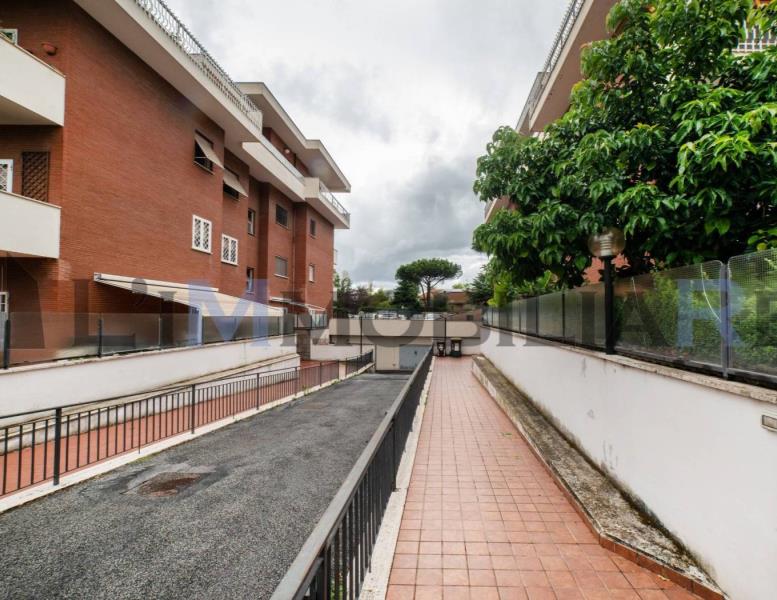 appartamento in vendita a Roma in zona Acilia