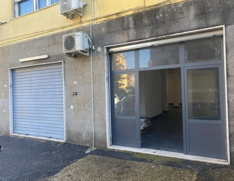 locale commerciale in vendita a Roma