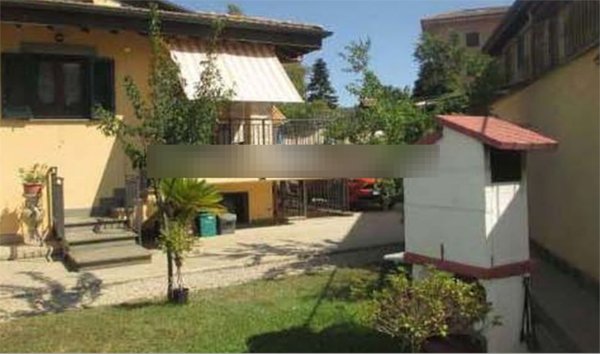 casa indipendente in vendita a Roma
