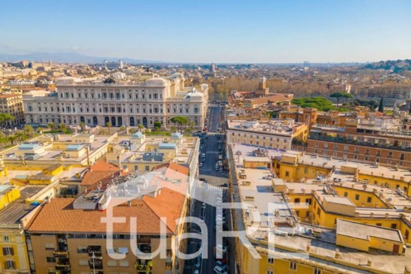 appartamento in vendita a Roma in zona Rione Prati