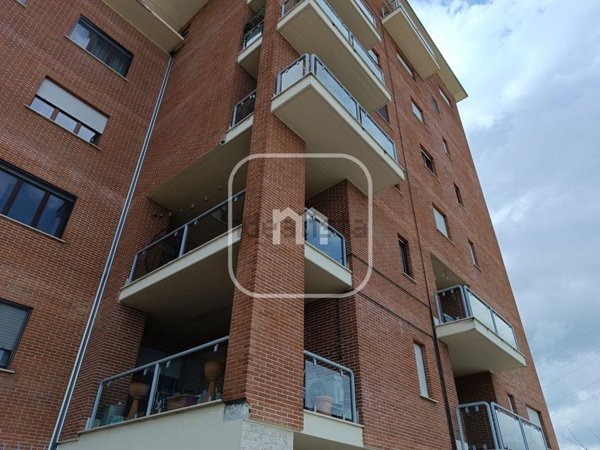 appartamento in vendita a Roma in zona Case Rosse