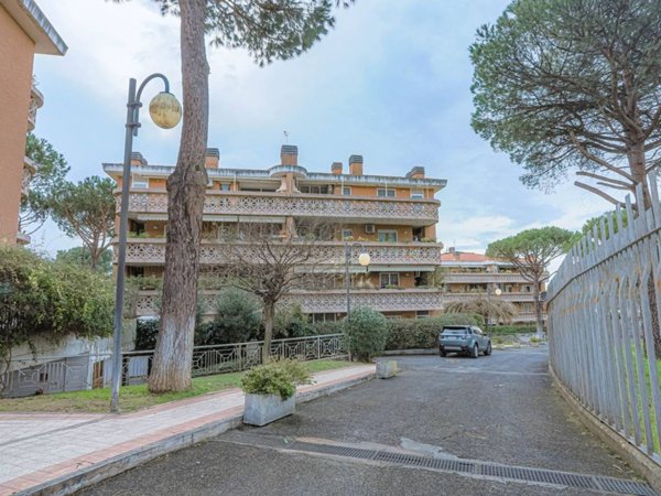 appartamento in vendita a Roma in zona Ostiense