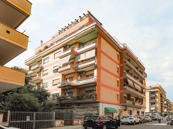 appartamento in vendita a Roma in zona Ostia