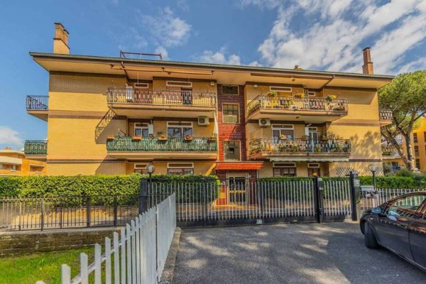 appartamento in vendita a Roma in zona Casal Morena