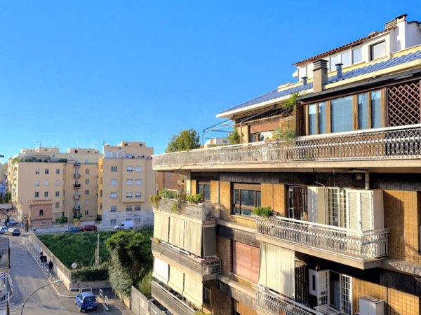 appartamento in vendita a Roma in zona Appio Latino