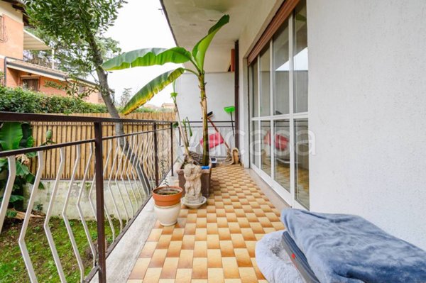 appartamento in vendita a Roma in zona Case Rosse