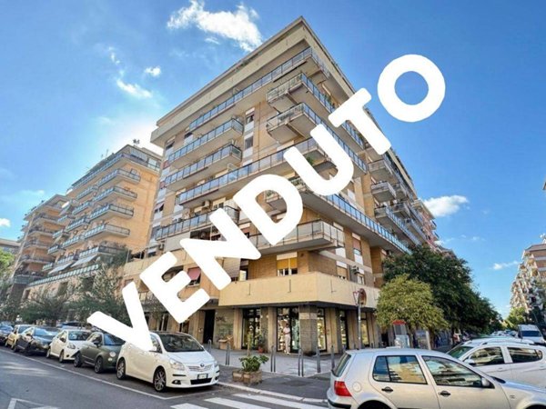 appartamento in vendita a Roma in zona Appio Claudio