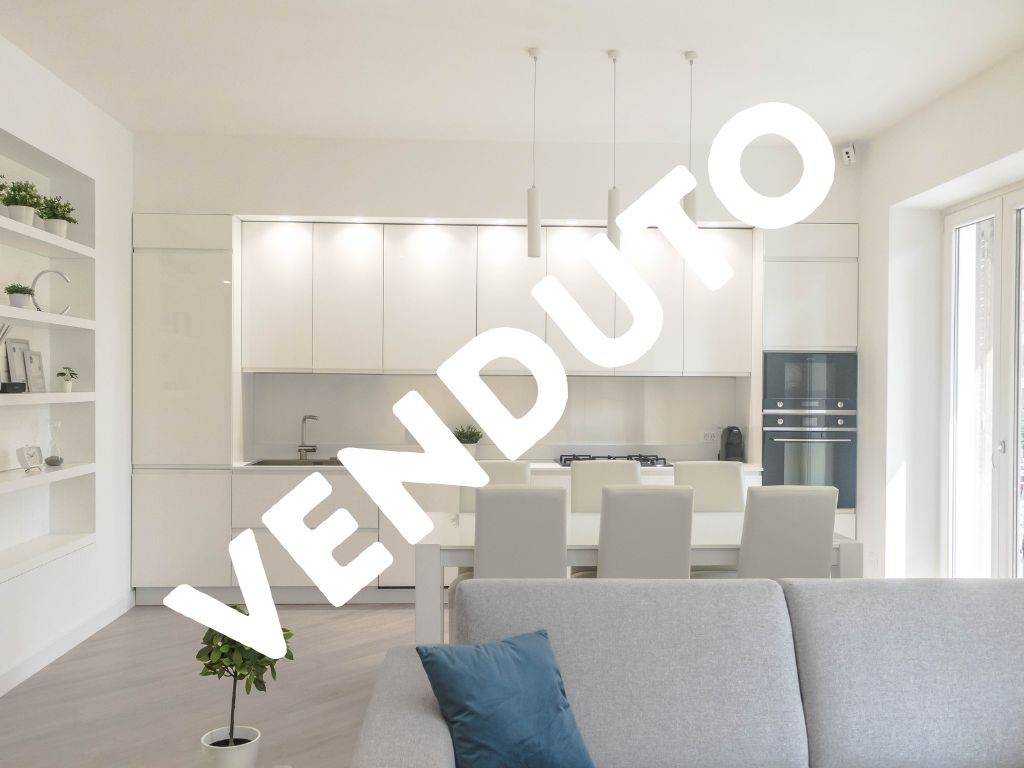 appartamento in vendita a Roma in zona Appio Claudio