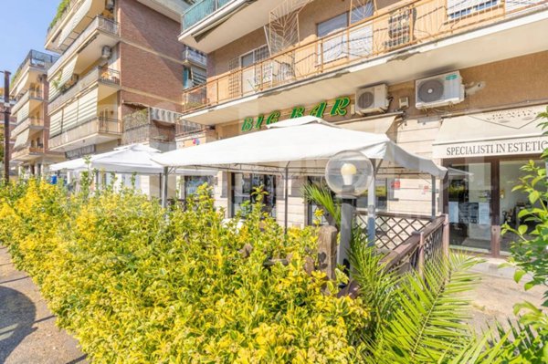 negozio in vendita a Roma in zona Torrevecchia