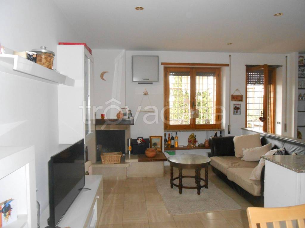 appartamento in vendita a Roma in zona Labaro